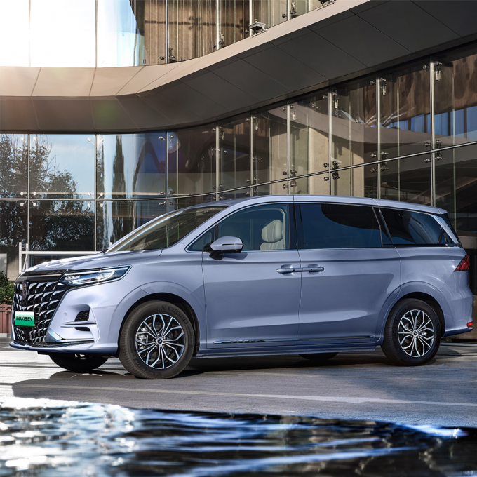 2023 MPV EV Car 7 asientos Roewe Imax8 para viajar Nuevo vehículo de energía de larga distancia 1