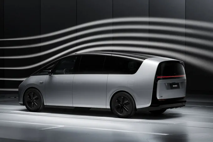 5 puertas eléctricas 7 asientos MPV 700km de largo alcance MPV EV Car Lixiang Mega 3